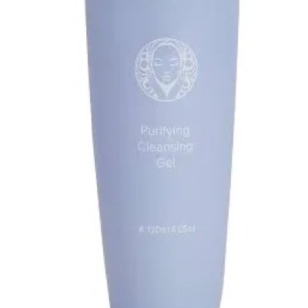 Purifying Cleansing Gel in Light Blue